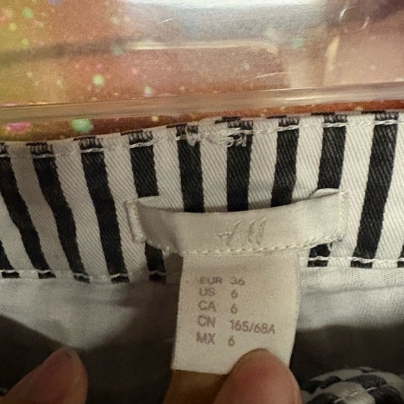 H&M Black and White Jean Shorts Classic Stripes - Picture 2 of 3